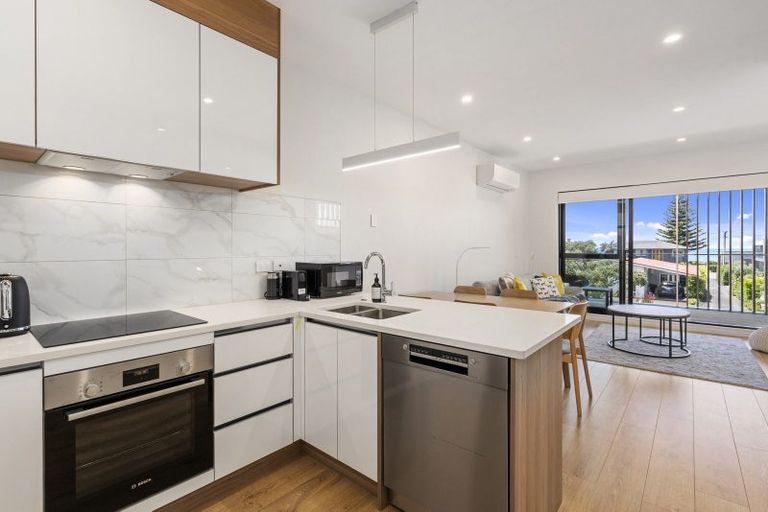 Photo of property in 406a Hibiscus Coast Highway, Orewa, 0931