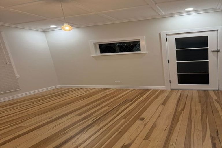 Photo of property in 34 Tawa Terrace, Tawa, Wellington, 5028