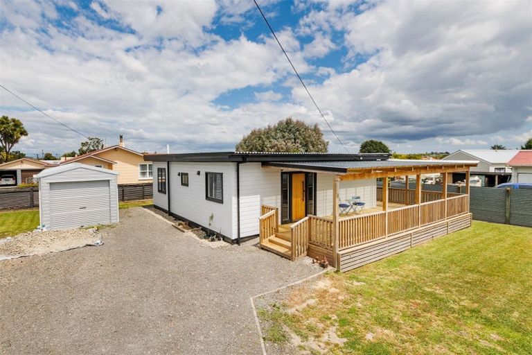 Photo of property in 6 Collins Crescent, Feilding, 4702