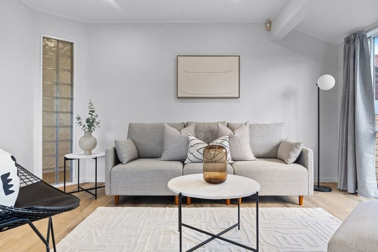 Photo of property in 18a Jacanas Place, Unsworth Heights, Auckland, 0632