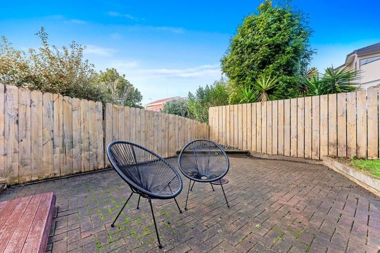 Photo of property in 18a Jacanas Place, Unsworth Heights, Auckland, 0632
