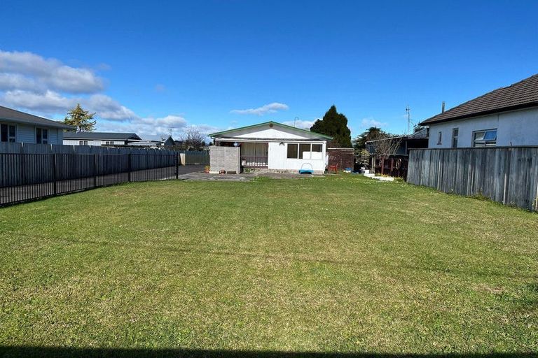 Photo of property in 33a Kawaha Point Road, Fairy Springs, Rotorua, 3015