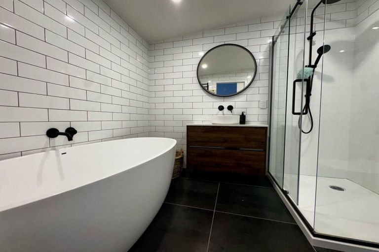 Photo of property in 18 Cuba Street, Petone, Lower Hutt, 5012