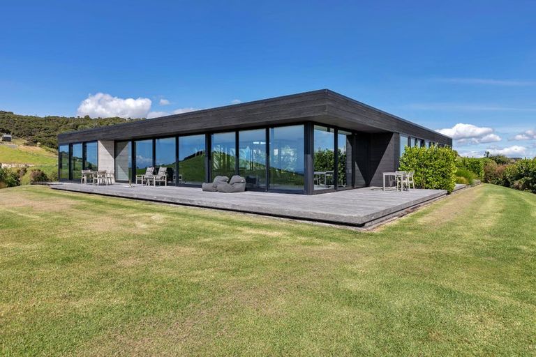 Photo of property in 28 Tangaroa Road, Mangawhai Heads, Mangawhai, 0505