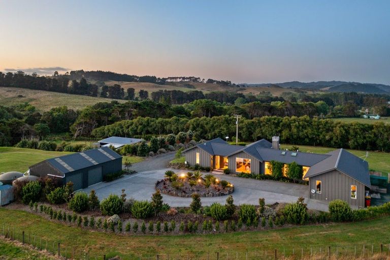 Photo of property in 265 Forestry Road, Waitoki, Kaukapakapa, 0871