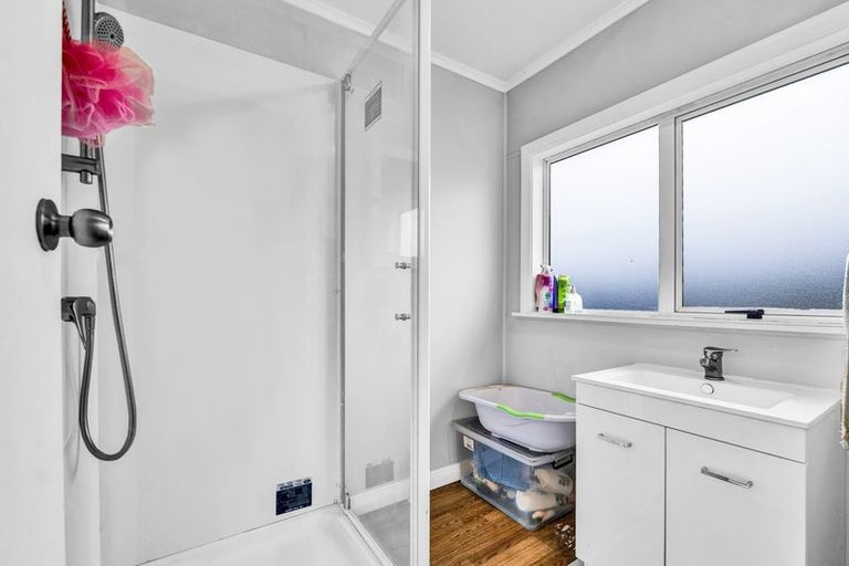 Photo of property in 20 Cook Street, Marfell, New Plymouth, 4310