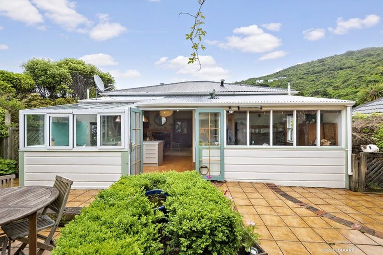 Photo of property in 110 Parkvale Road, Karori, Wellington, 6012