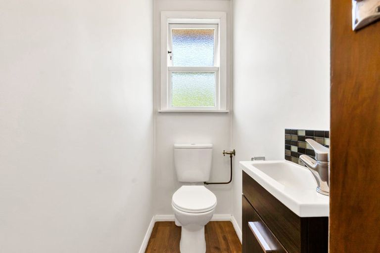 Photo of property in 1 Fairfax Terrace, Frankleigh Park, New Plymouth, 4310