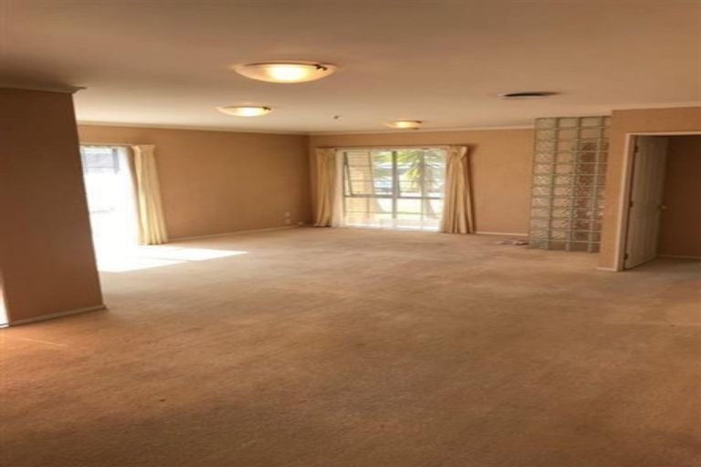 Photo of property in 8 Cottesmore Place, Huntington Park, Auckland, 2013