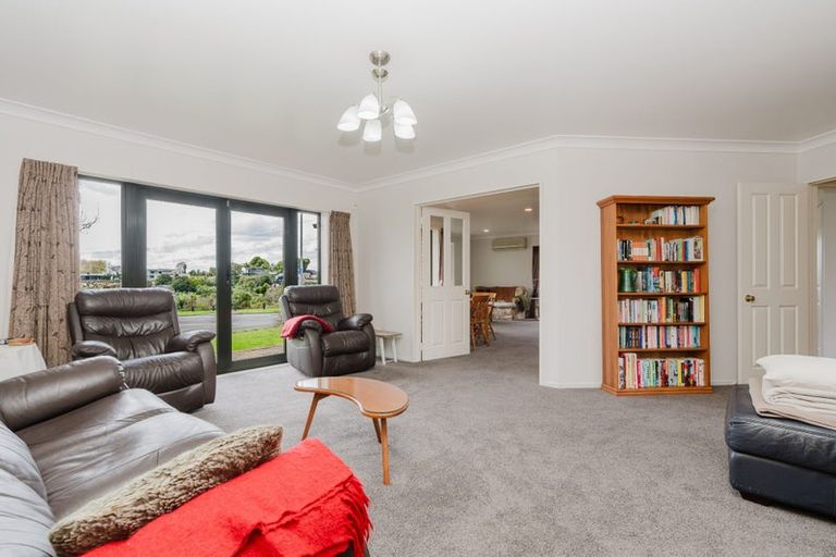 Photo of property in 1 Millthorpe Crescent, Pukete, Hamilton, 3200