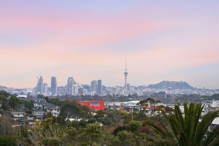 Photo of property in 72a Sycamore Drive, Sunnynook, Auckland, 0620
