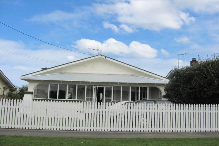 Photo of property in 53 Grey Street, College Estate, Whanganui, 4500