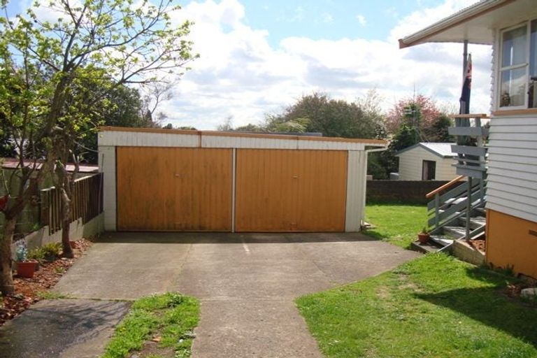 Photo of property in 16 Hamblyn Crescent, Nawton, Hamilton, 3200