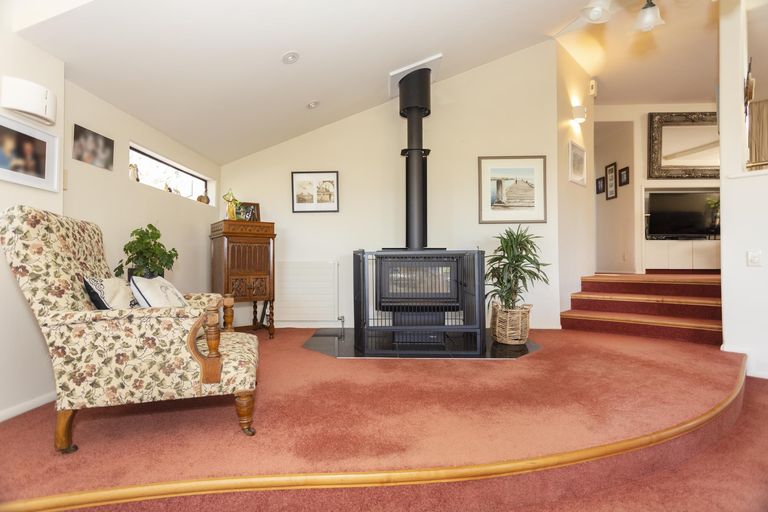 Photo of property in 16 Slade Street, Oamaru North, Oamaru, 9400