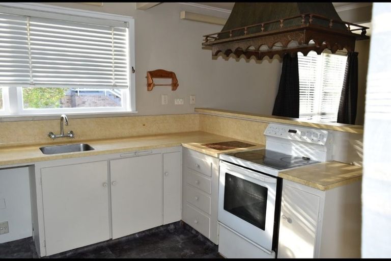 Photo of property in 99 Hendry Avenue, Hillsborough, Auckland, 1042