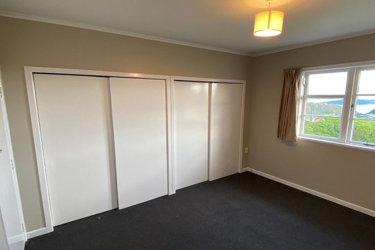 Photo of property in 3 Salford Street, Newlands, Wellington, 6037