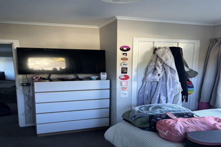 Photo of property in 113 Parkvale Road, Karori, Wellington, 6012