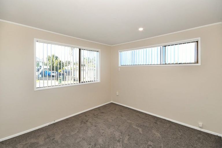 Photo of property in 1 Montego Place, Weymouth, Auckland, 2103