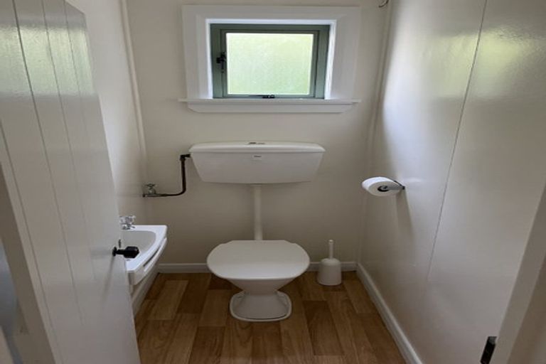 Photo of property in 21 Fraser Avenue, Johnsonville, Wellington, 6037