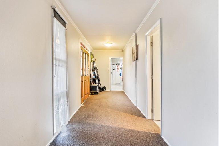 Photo of property in 38 Holdsworth Avenue, Trentham, Upper Hutt, 5018