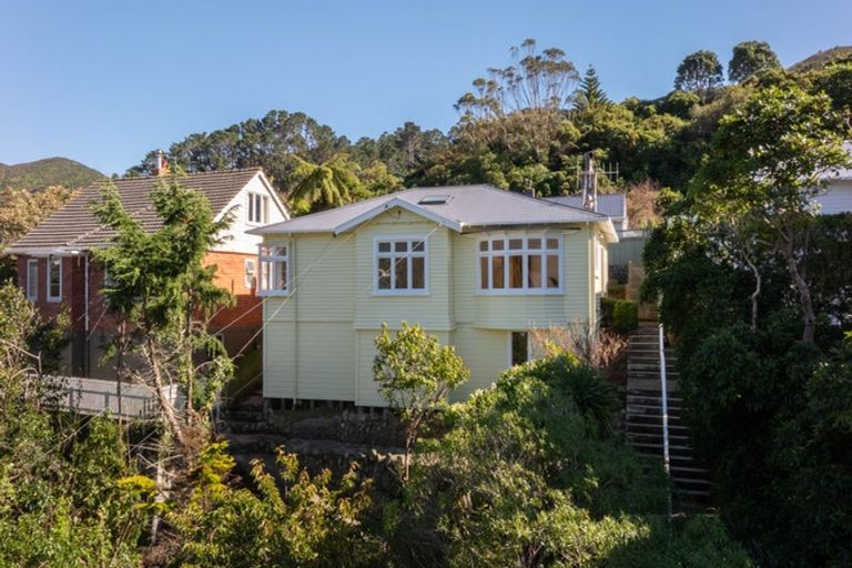 Photo of property in 9 Wavell Street, Karori, Wellington, 6012