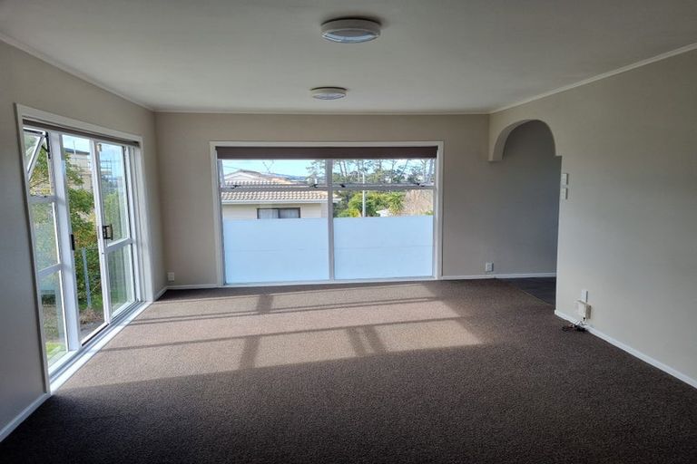 Photo of property in 7 Crystal Avenue, Glendene, Auckland, 0602