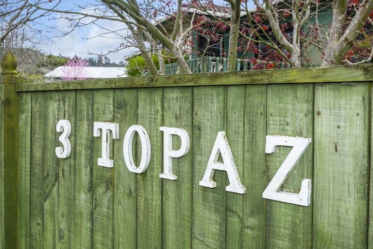 Photo of property in 3 Topaz Street, Birchville, Upper Hutt, 5018