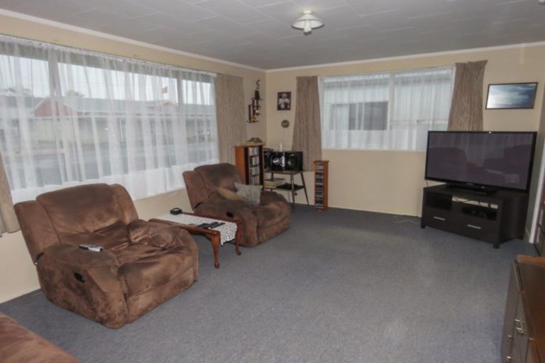 Photo of property in 15 Henley Street, Westport, 7825