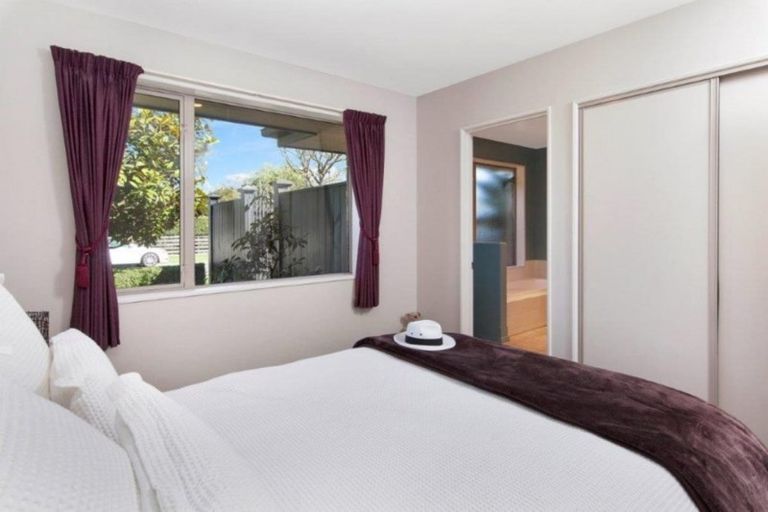 Photo of property in 37 Hussey Road, Harewood, Christchurch, 8051