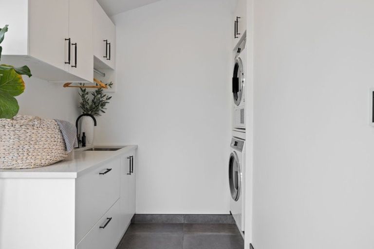 Photo of property in 11 Miro Street, Takaro, Palmerston North, 4410