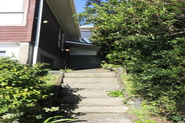 Photo of property in 7 Saint Aidans Way, Tawa, Wellington, 5028