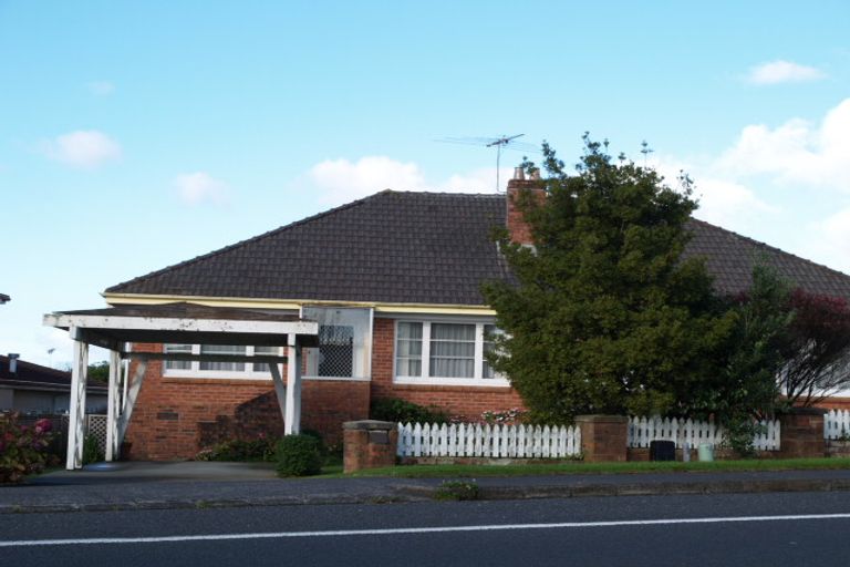 Photo of property in 1/114 Cook Street, Cockle Bay, Auckland, 2014