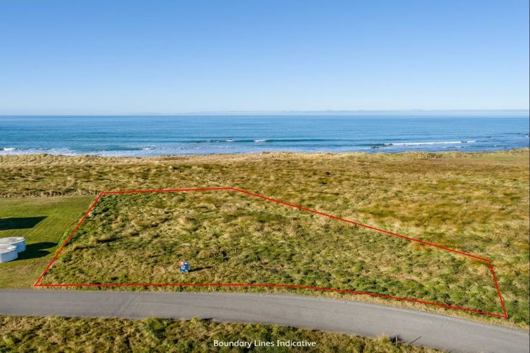 Photo of property in 3 Reefview Way, Flat Point, 5883