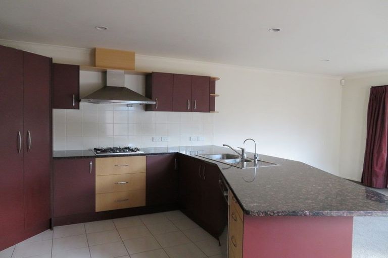 Photo of property in 19 Medallion Drive, Oteha, Auckland, 0632