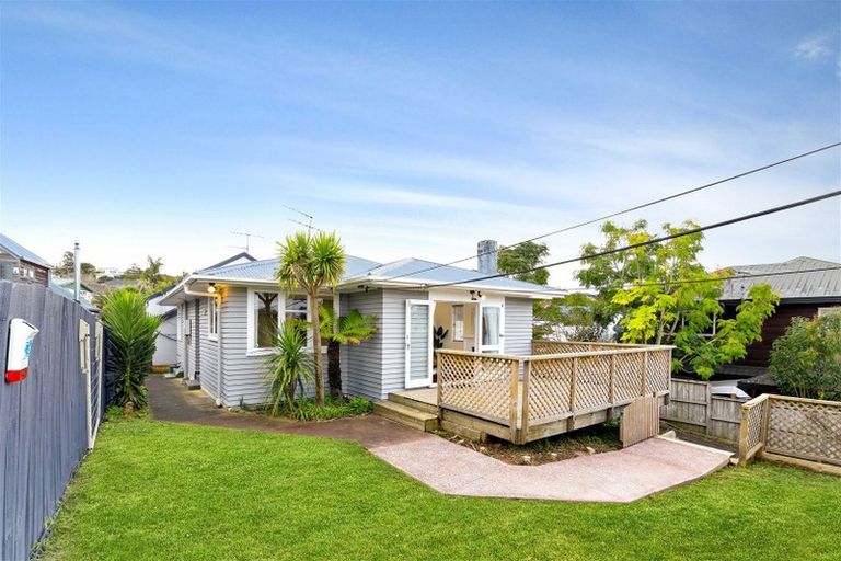 Photo of property in 1/37 Nile Road, Milford, Auckland, 0620