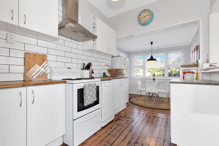 Photo of property in 64 Cumnor Terrace, Woolston, Christchurch, 8023