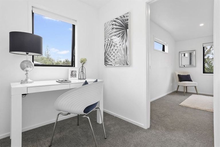 Photo of property in 4/15d Verran Road, Birkenhead, Auckland, 0626