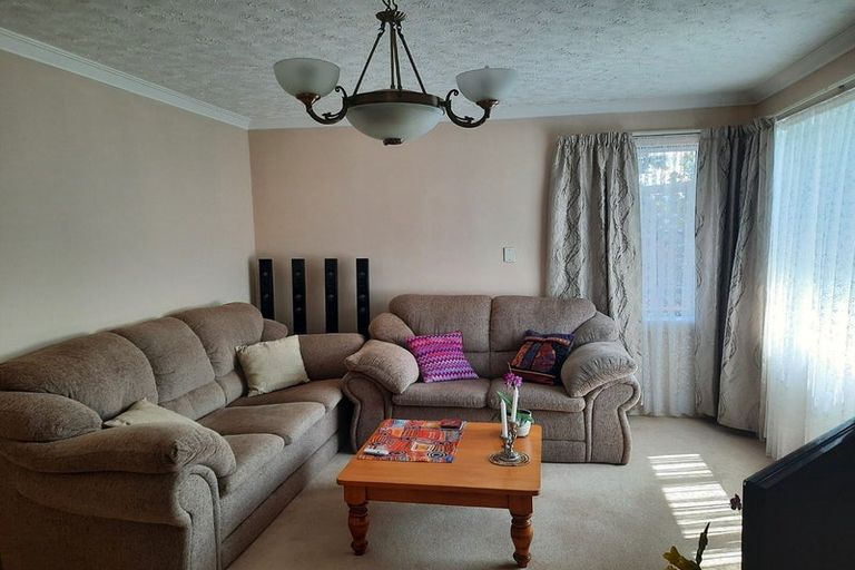 Photo of property in 12 Mangaroa Hill Road, Maoribank, Upper Hutt, 5018