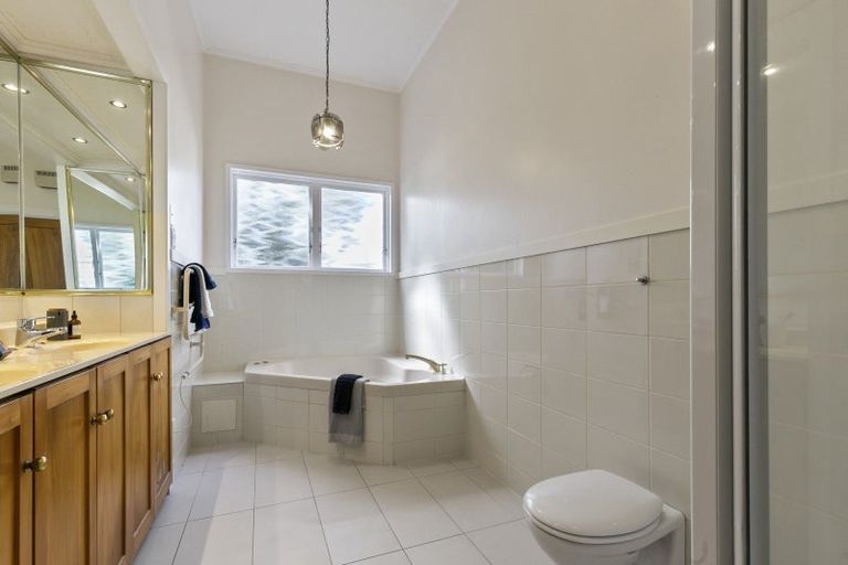 Photo of property in 21 The Parade, Island Bay, Wellington, 6023