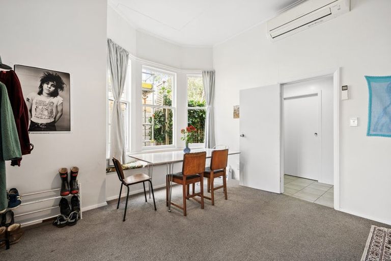 Photo of property in 13 Dorking Road, Brooklyn, Wellington, 6021