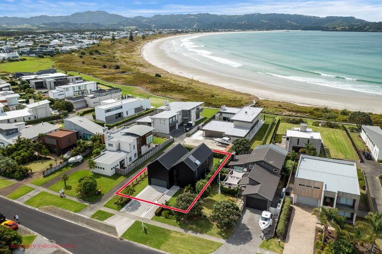 Photo of property in 57 Taumata Road, Omaha, 0986