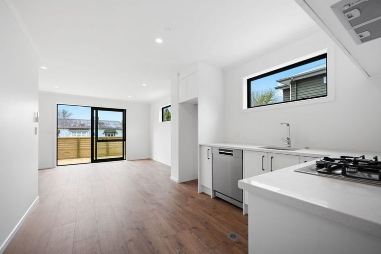 Photo of property in 2/26 Hunter Street, Hamilton Lake, Hamilton, 3204