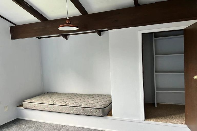 Photo of property in 21 Colwill Road, Massey, Auckland, 0614