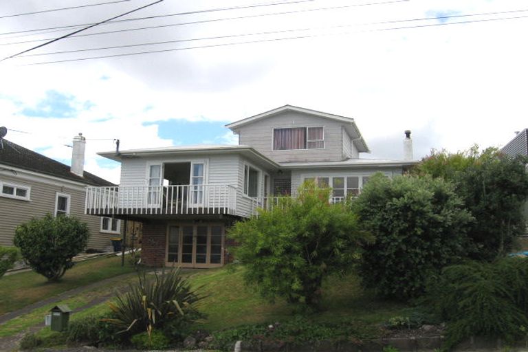 Photo of property in 23 Tizard Road, Birkenhead, Auckland, 0626