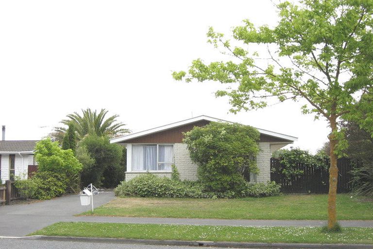 Photo of property in 205 Queenspark Drive, Parklands, Christchurch, 8083