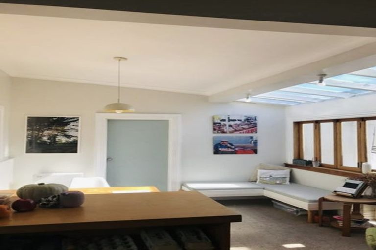 Photo of property in 19 Kenwyn Terrace, Newtown, Wellington, 6021