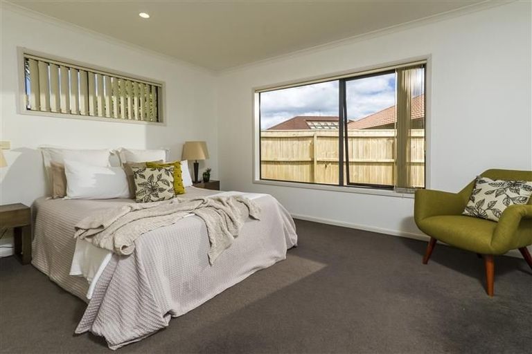 Photo of property in 66 Wattle Farm Road, Wattle Downs, Auckland, 2103