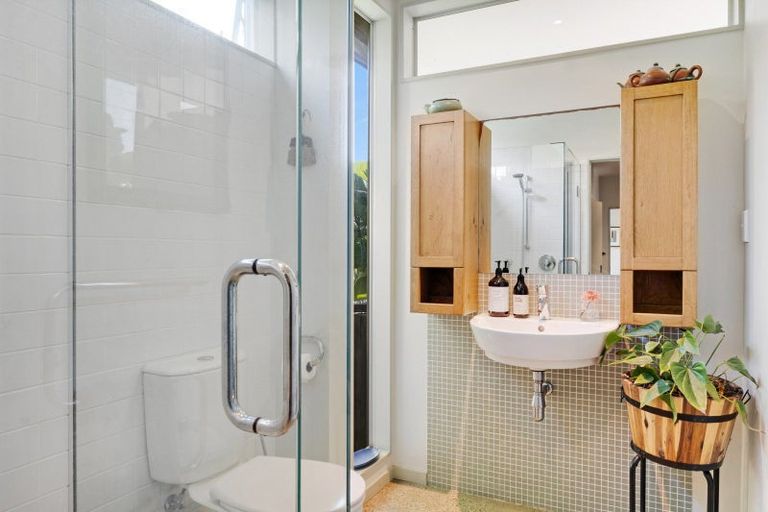 Photo of property in 2 Berridge Road, Muriwai, Waimauku, 0881