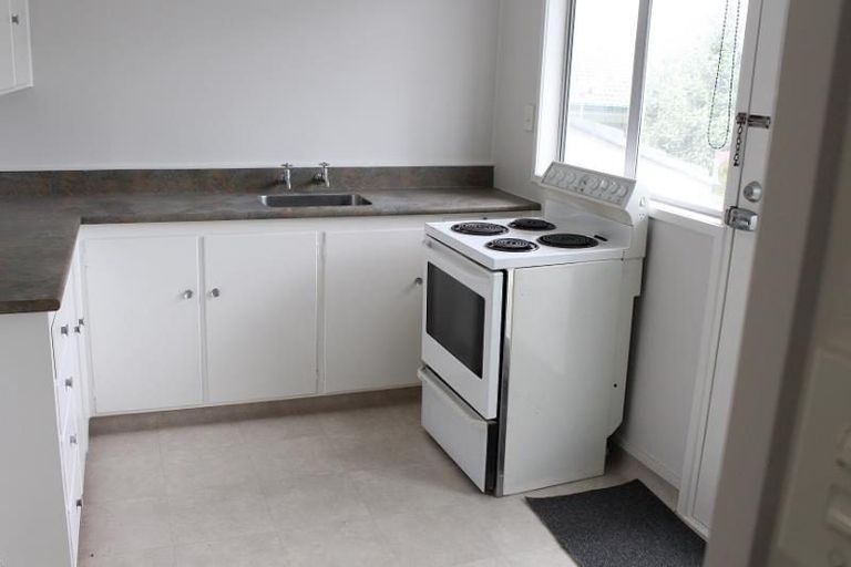 Photo of property in 7/38 Edmonton Road, Henderson, Auckland, 0612