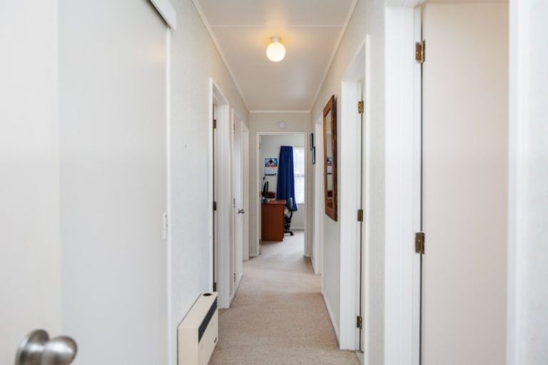 Photo of property in 46 Chatsworth Place, Highbury, Palmerston North, 4412